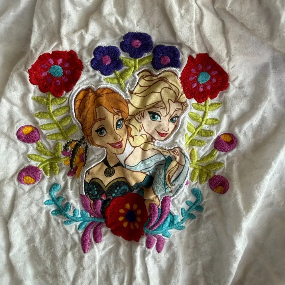 Disney Store Frozen Anna Elsa Embroidered White Smocked Dress Kids Size 4